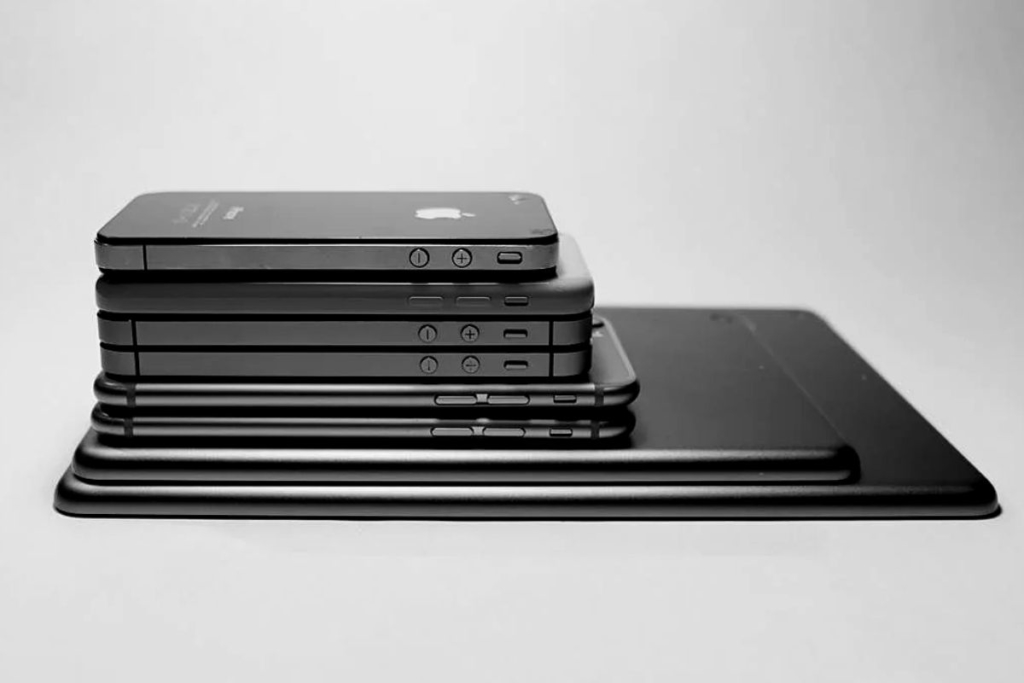 Ein Stapel Smartphones