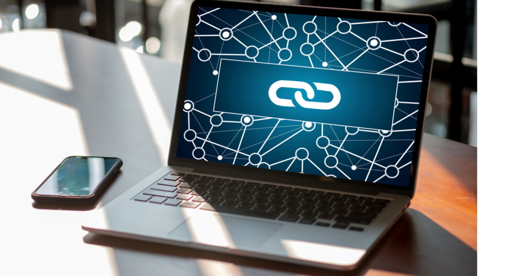 Backlink Laptop mit Link-Symbol