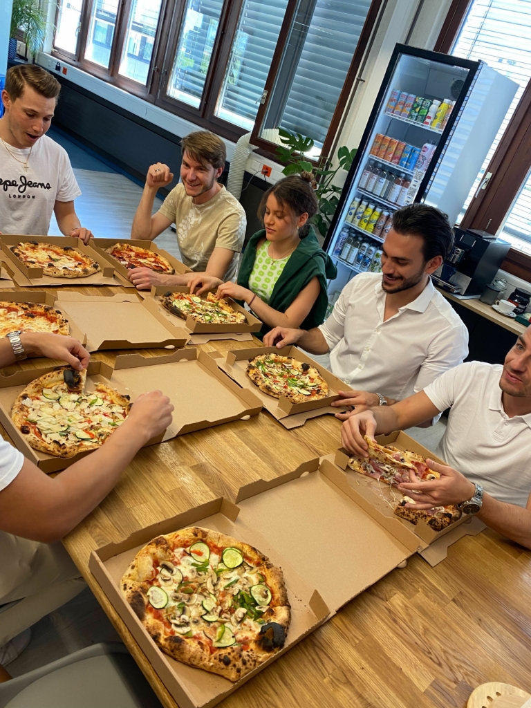 Pizza Thursday in unserer Online Marketing Agentur. 