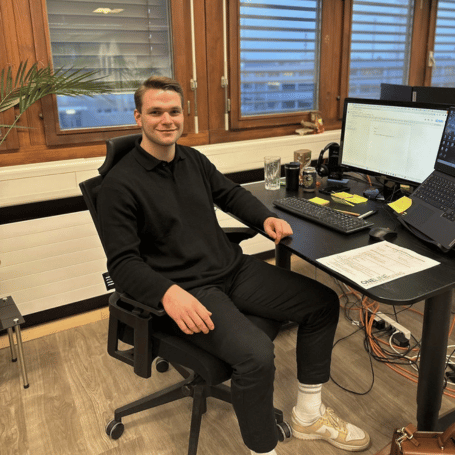 Oliver am Arbeitsplatz