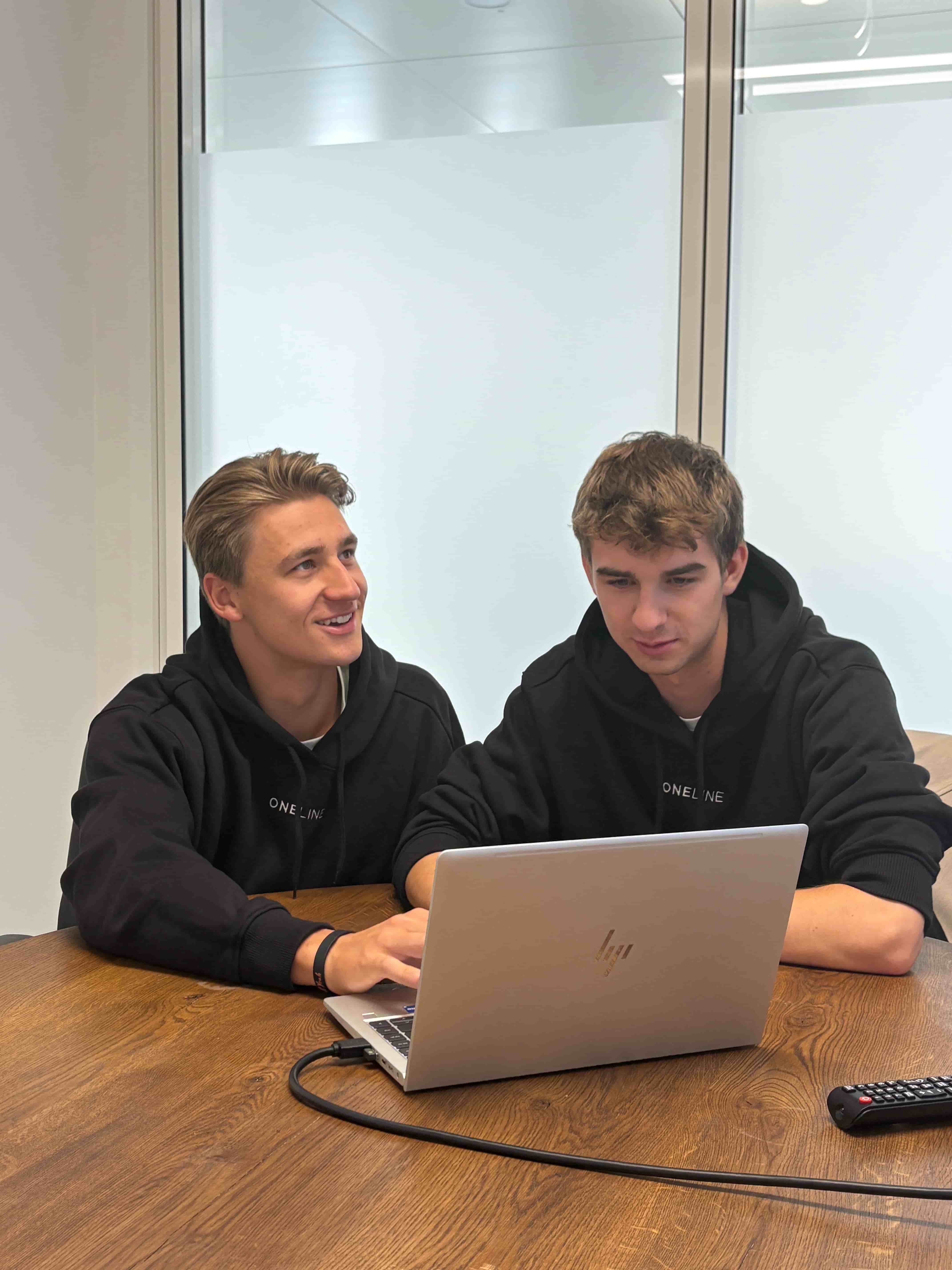 Armando und Timo in einer Vorbereitung